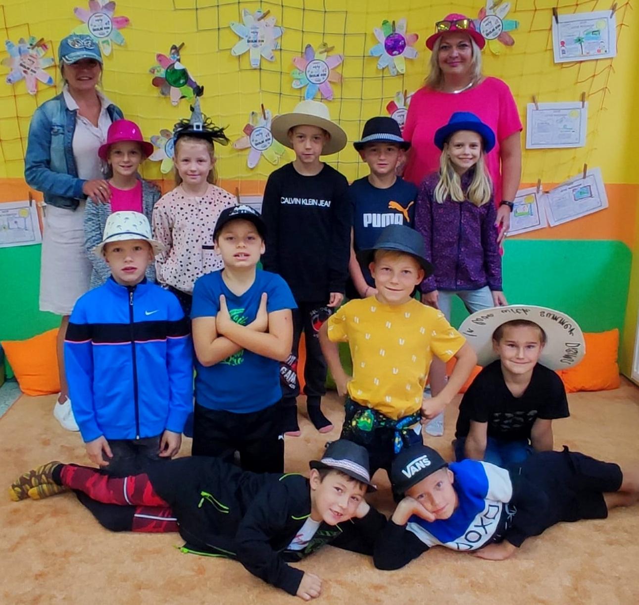 Barevný týden - Kloboukový pátek - 3