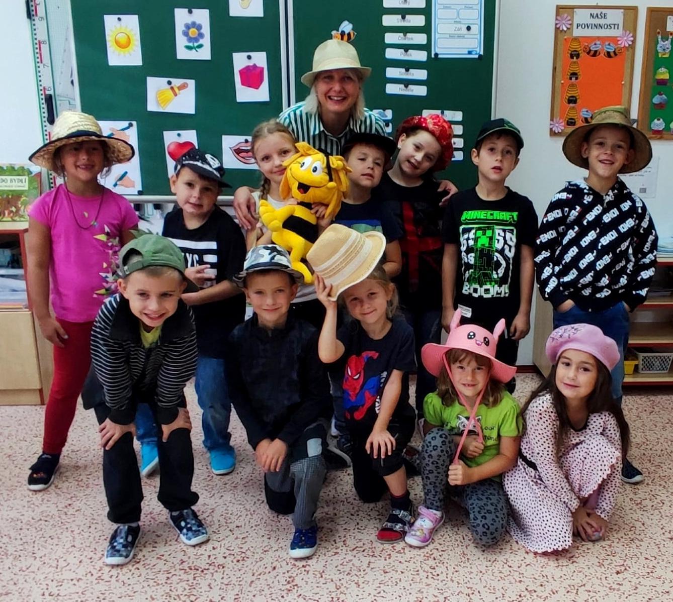 Barevný týden - Kloboukový pátek - 4