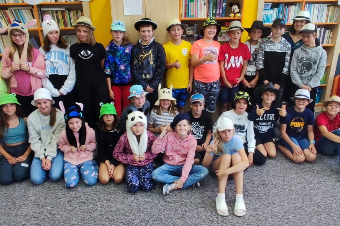 Barevný týden - Kloboukový pátek - 6