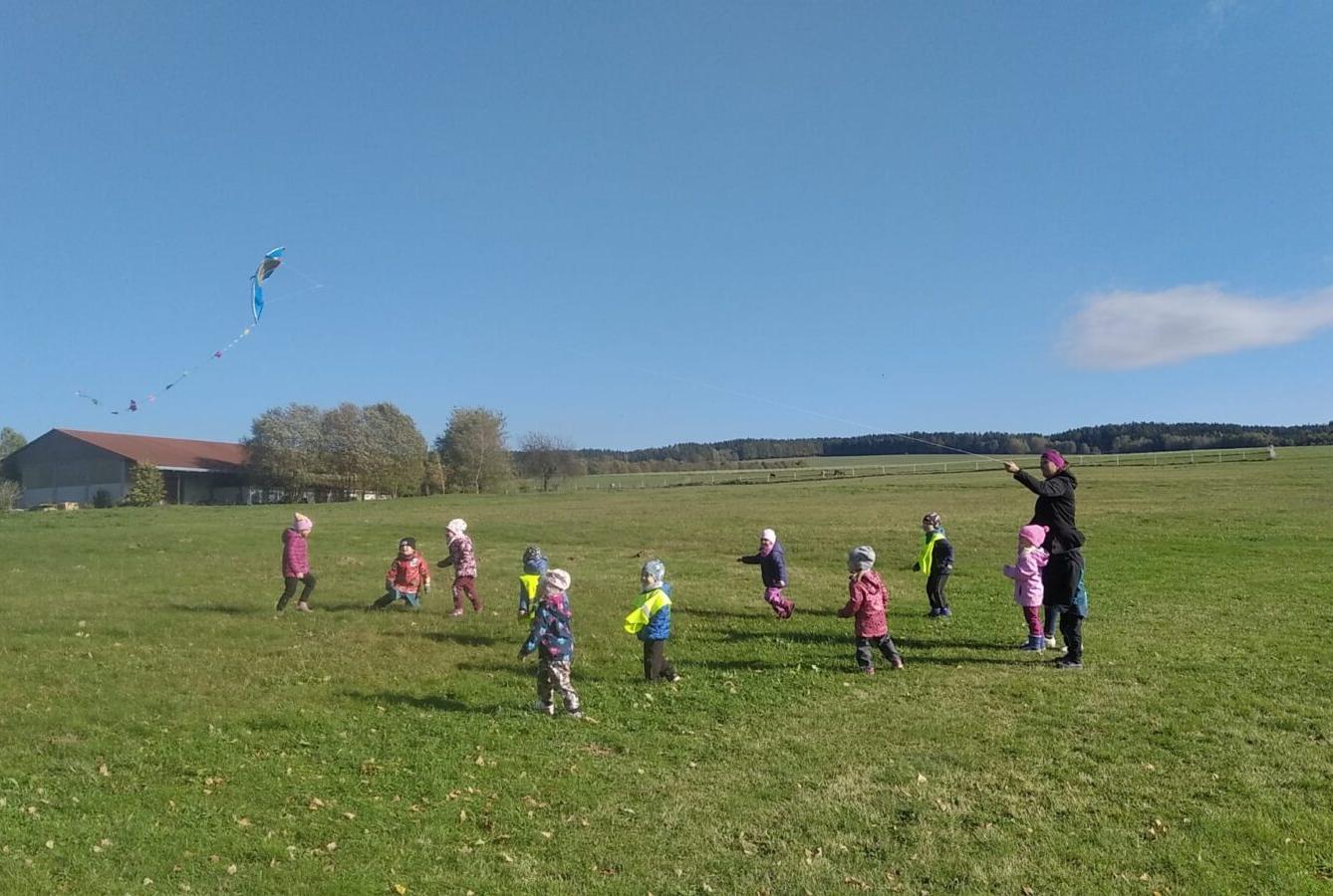 Broučci - zábava s drakem - 1
