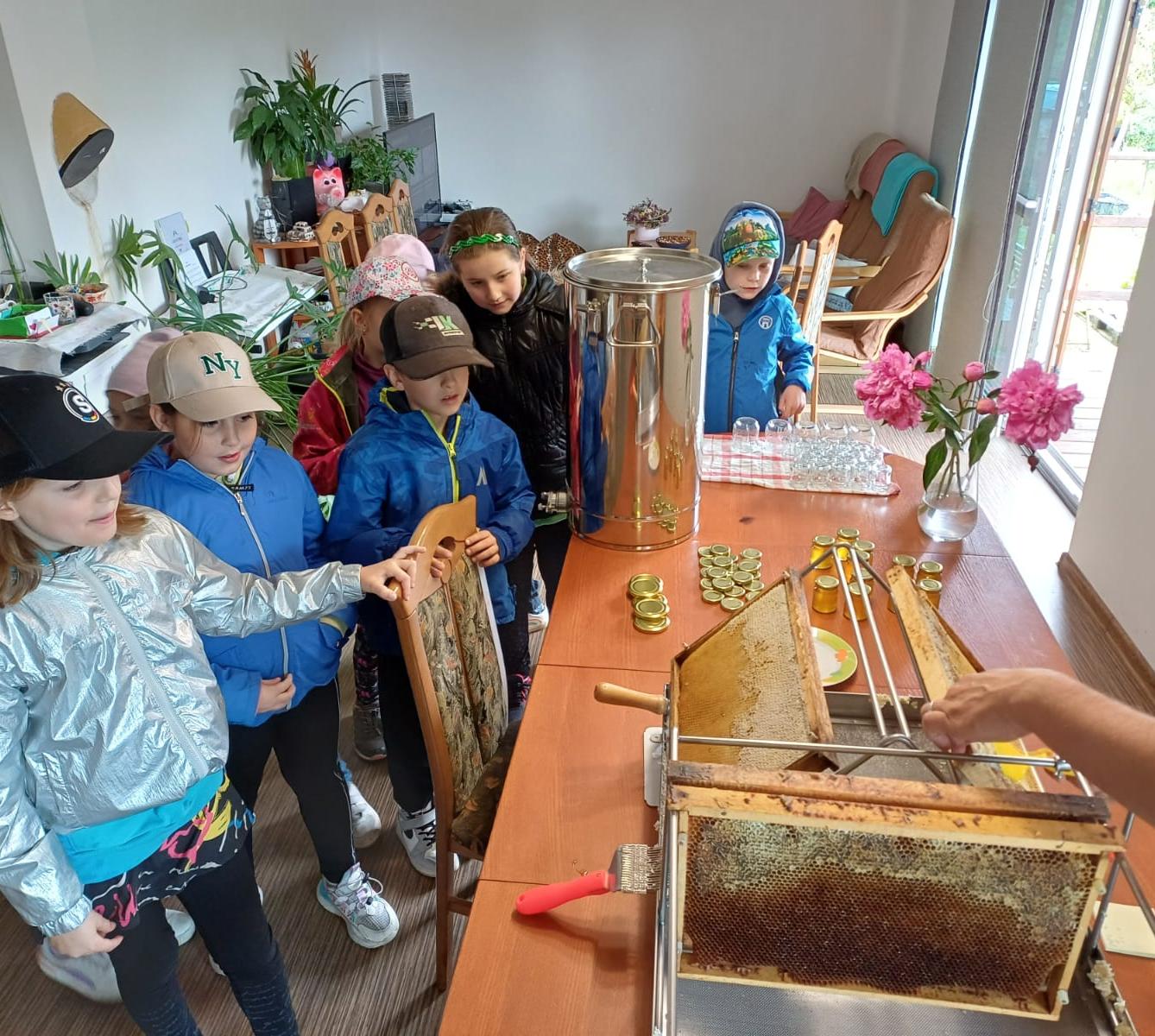 Tematická dílna "Včelařství" v 1. a 2. třídě - 28