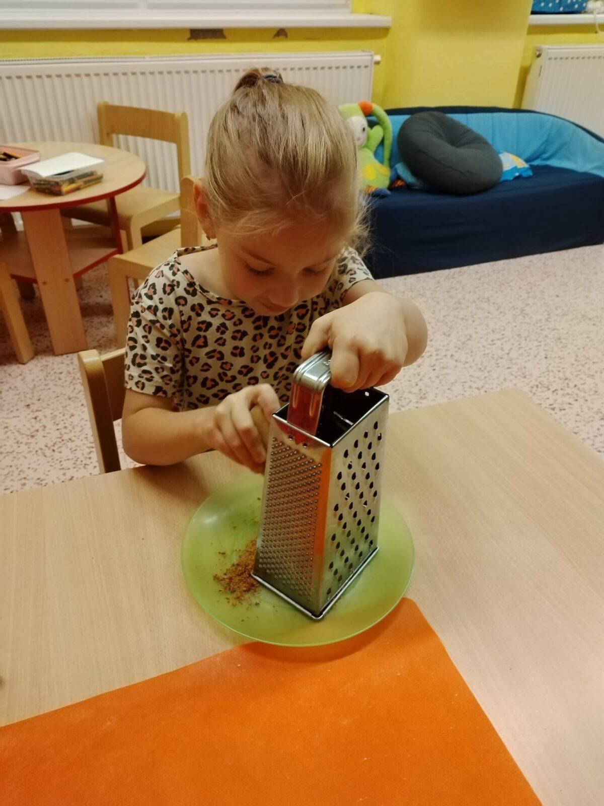 SPOLEČNÉ POSVÍCENCKÉ PEČENÍ KOLÁČŮ - 11