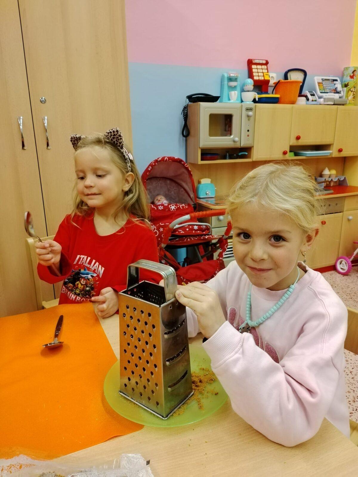 SPOLEČNÉ POSVÍCENCKÉ PEČENÍ KOLÁČŮ - 14