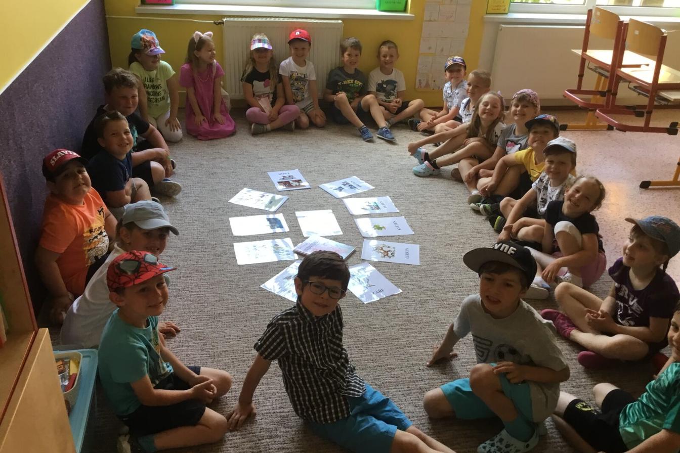 Školička před školou