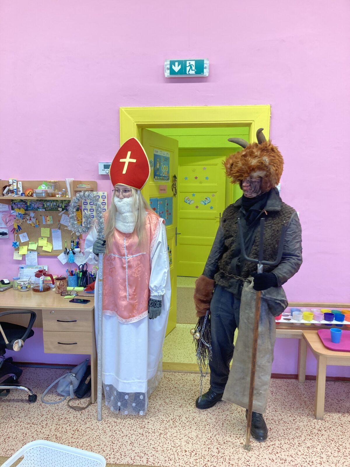 Návštěva MIKULÁŠE a ČERTÍKA ve školce :-) - 14