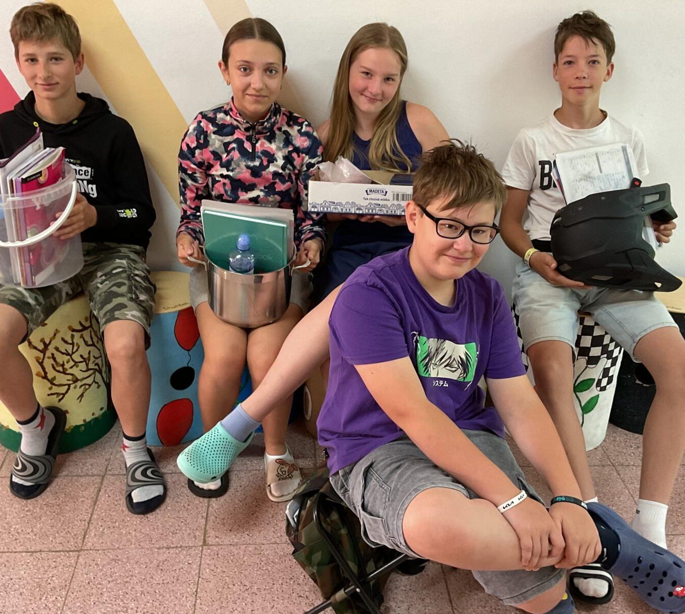 DEN BEZ AKTOVEK - 19