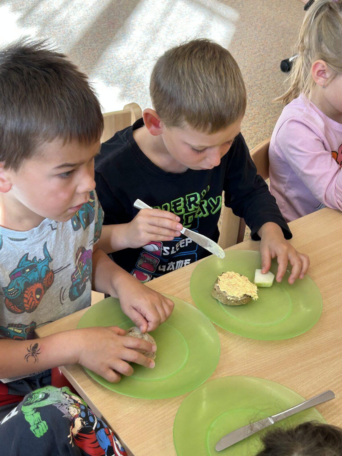 SOVIČKY: PRVNÍ SPOLEČNÉ DNY - 14