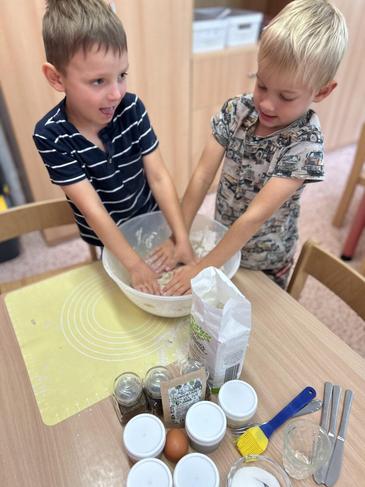 SOVIČKY: PRVNÍ SPOLEČNÉ DNY - 25