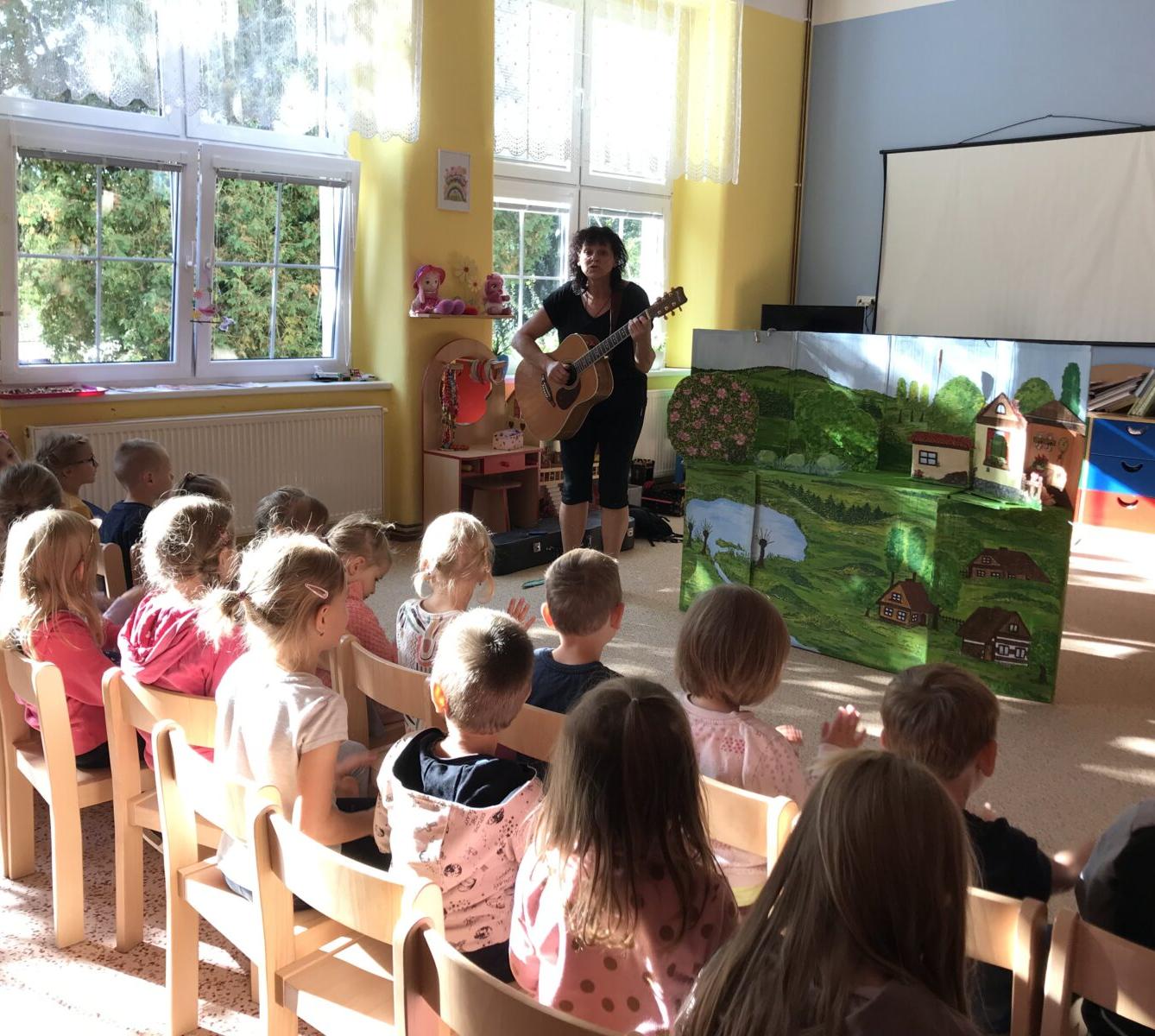 DIVADÉLKO U DVOU SLUNCÍ: ,,O NANYNCE" - 2