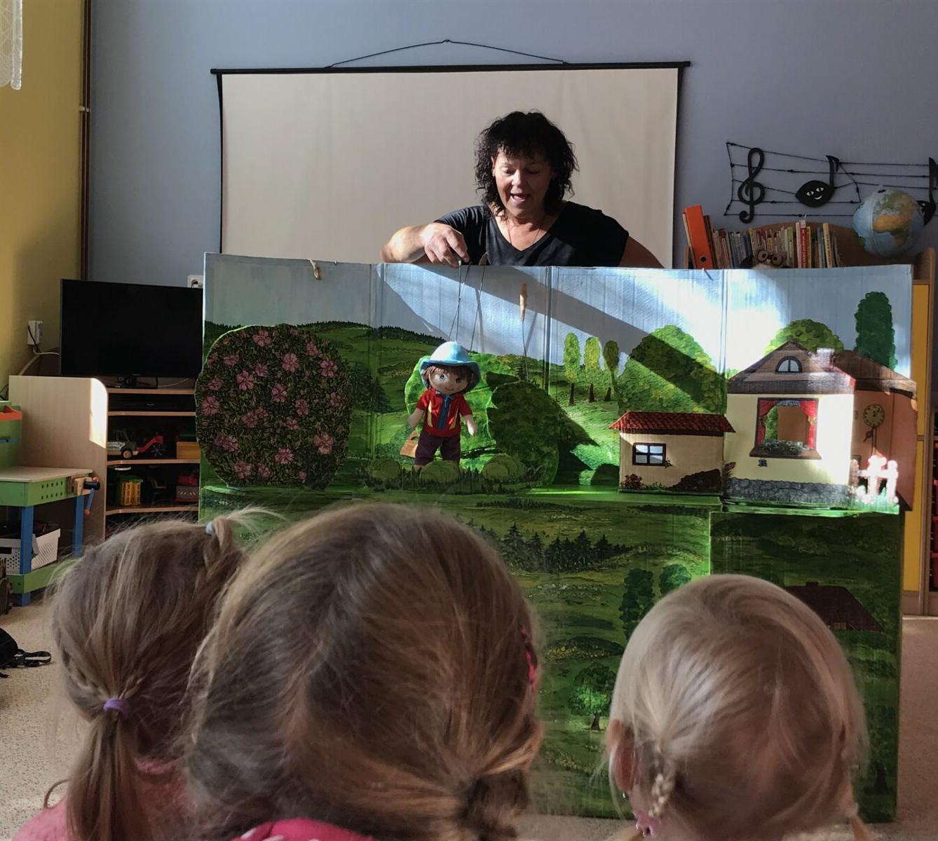 DIVADÉLKO U DVOU SLUNCÍ: ,,O NANYNCE" - 6