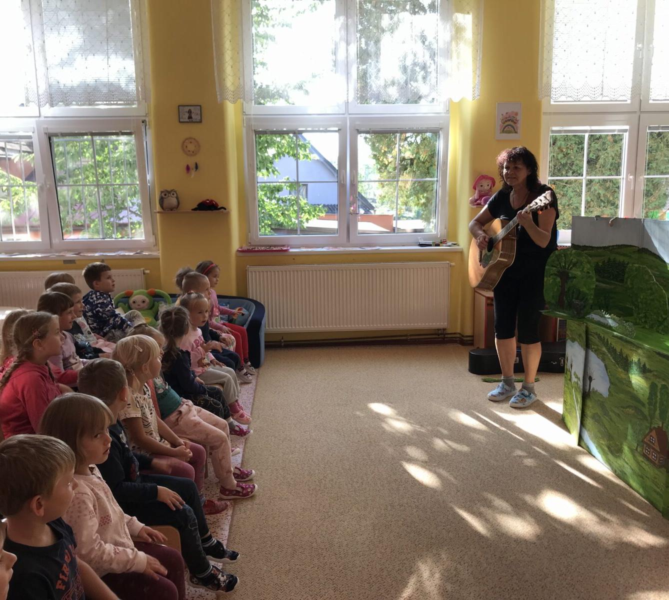 DIVADÉLKO U DVOU SLUNCÍ: ,,O NANYNCE" - 14