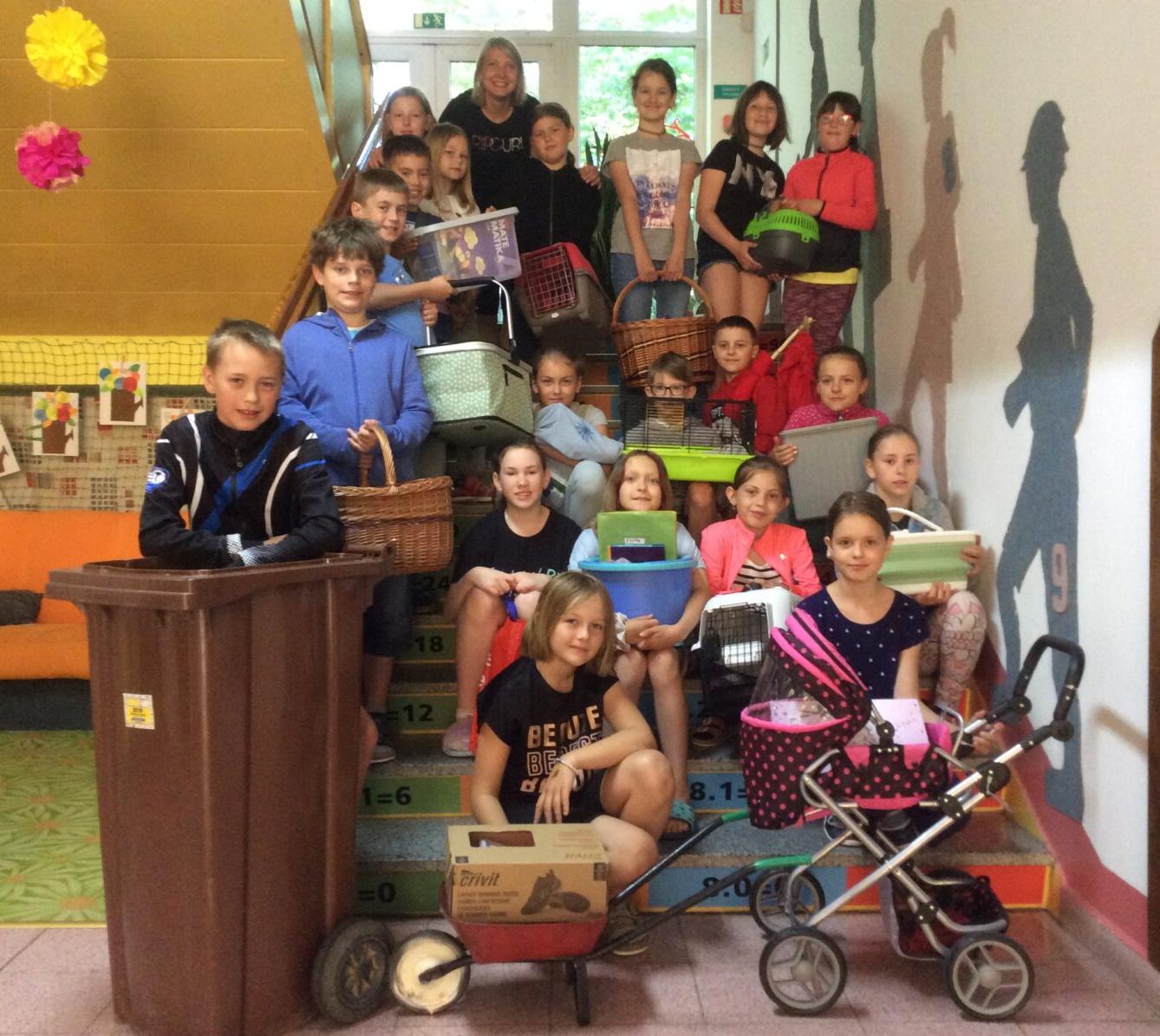 Den bez aktovek! - 1