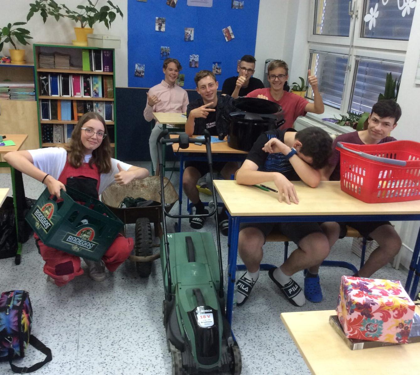 Den bez aktovek! - 3