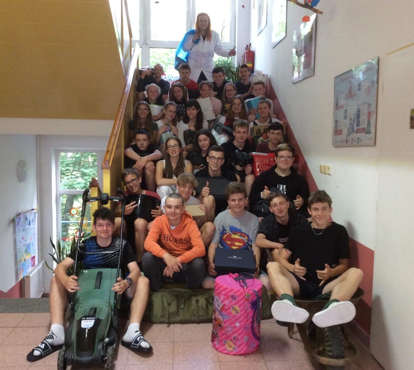 Den bez aktovek! - 6