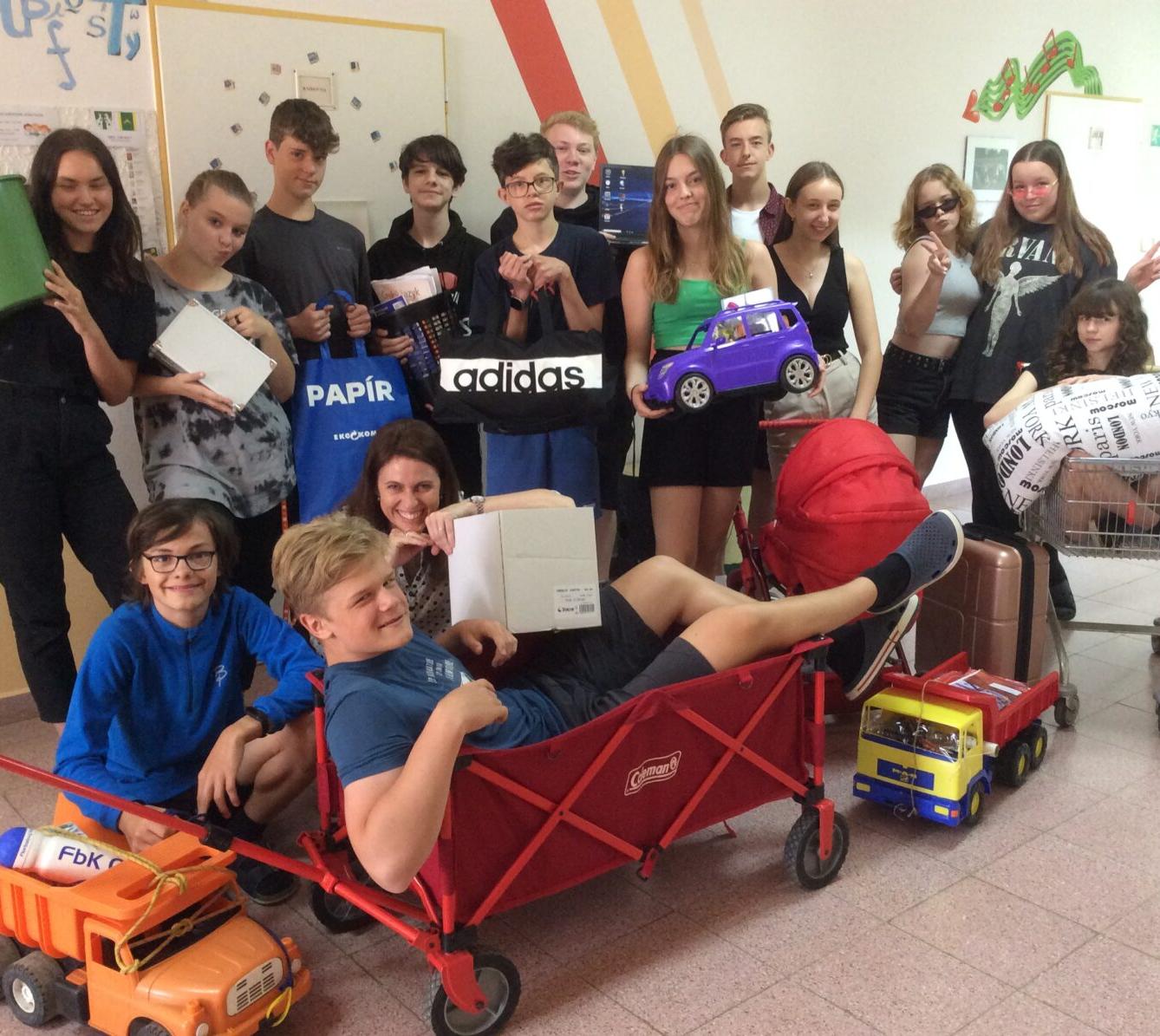 Den bez aktovek! - 14