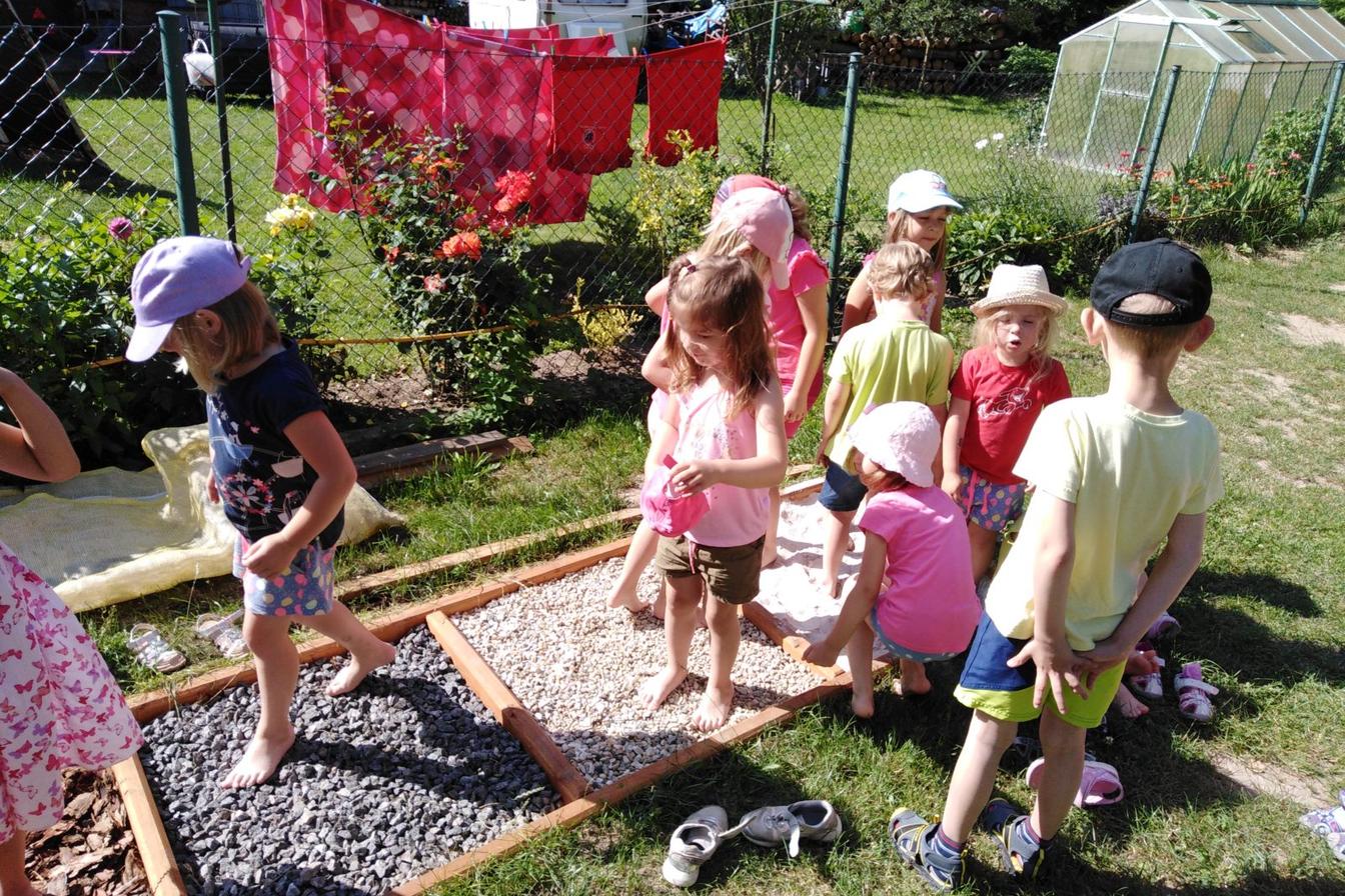 Ohlédnutí za minulým školním rokem - hry na zahradě