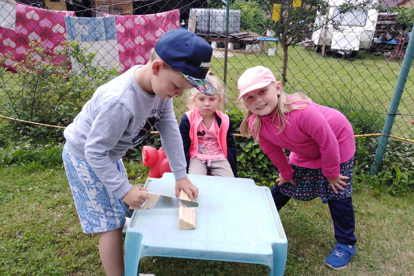 Hrajeme si na zahradě:-)