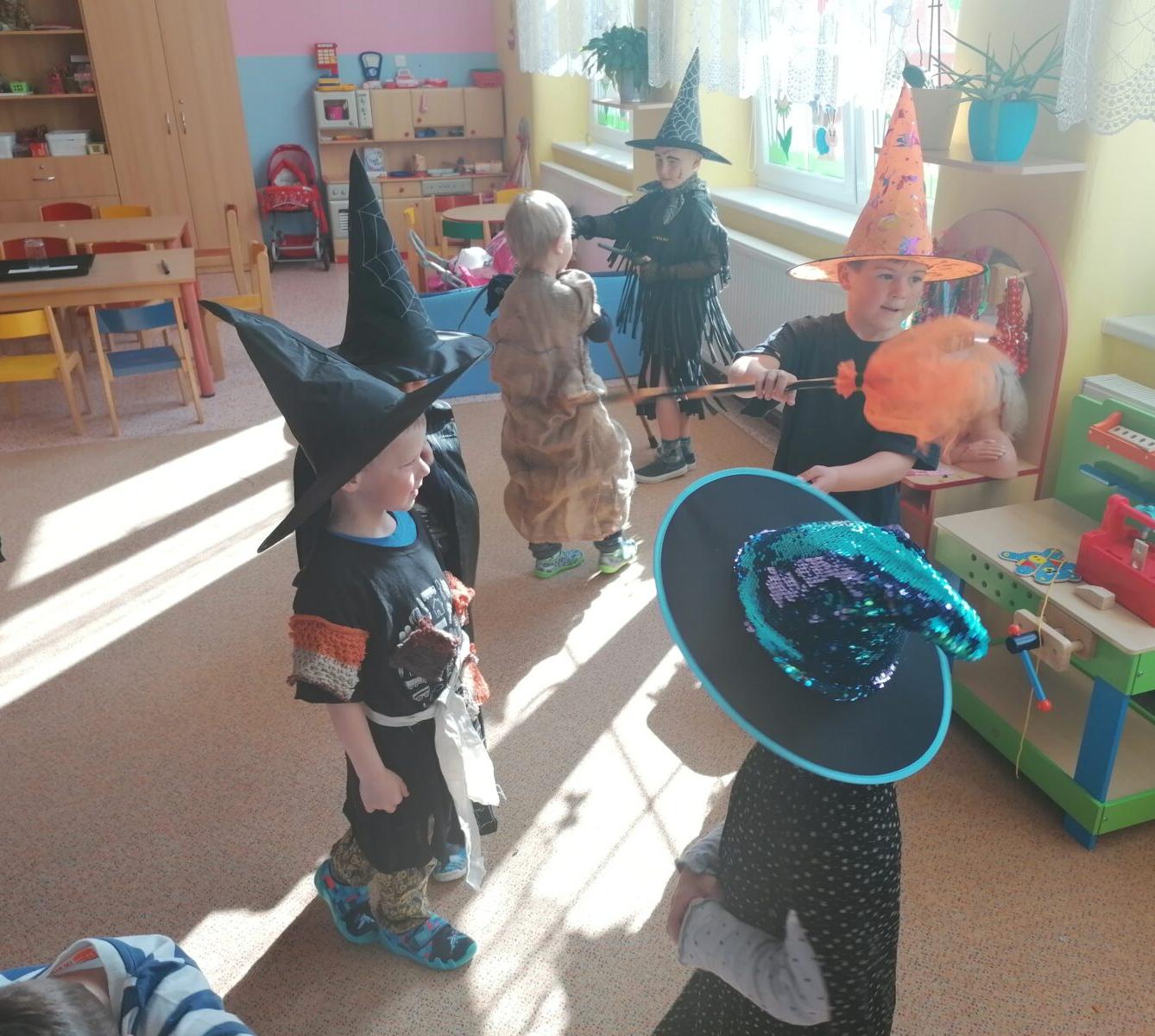 Čarodějnický rej v MŠ :-) - 54