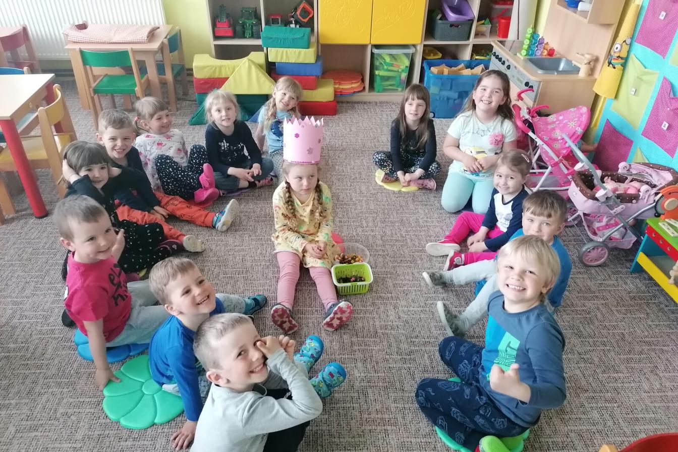 Broučci slaví: Ilonka měla narozeniny :-)