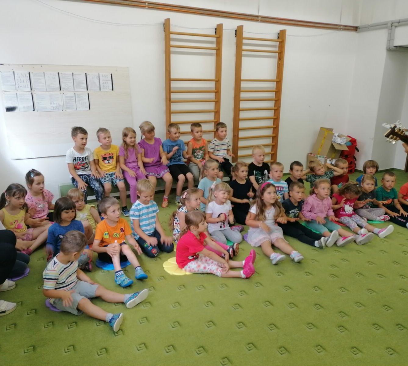 Divadélko "U DVOU SLUNCÍ" - 12