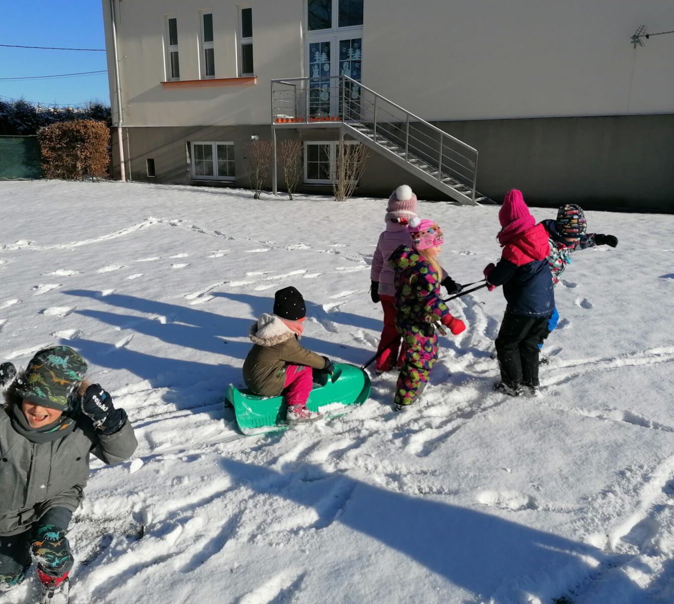 Dovádíme ve sněhu!!!!! :-) - 1