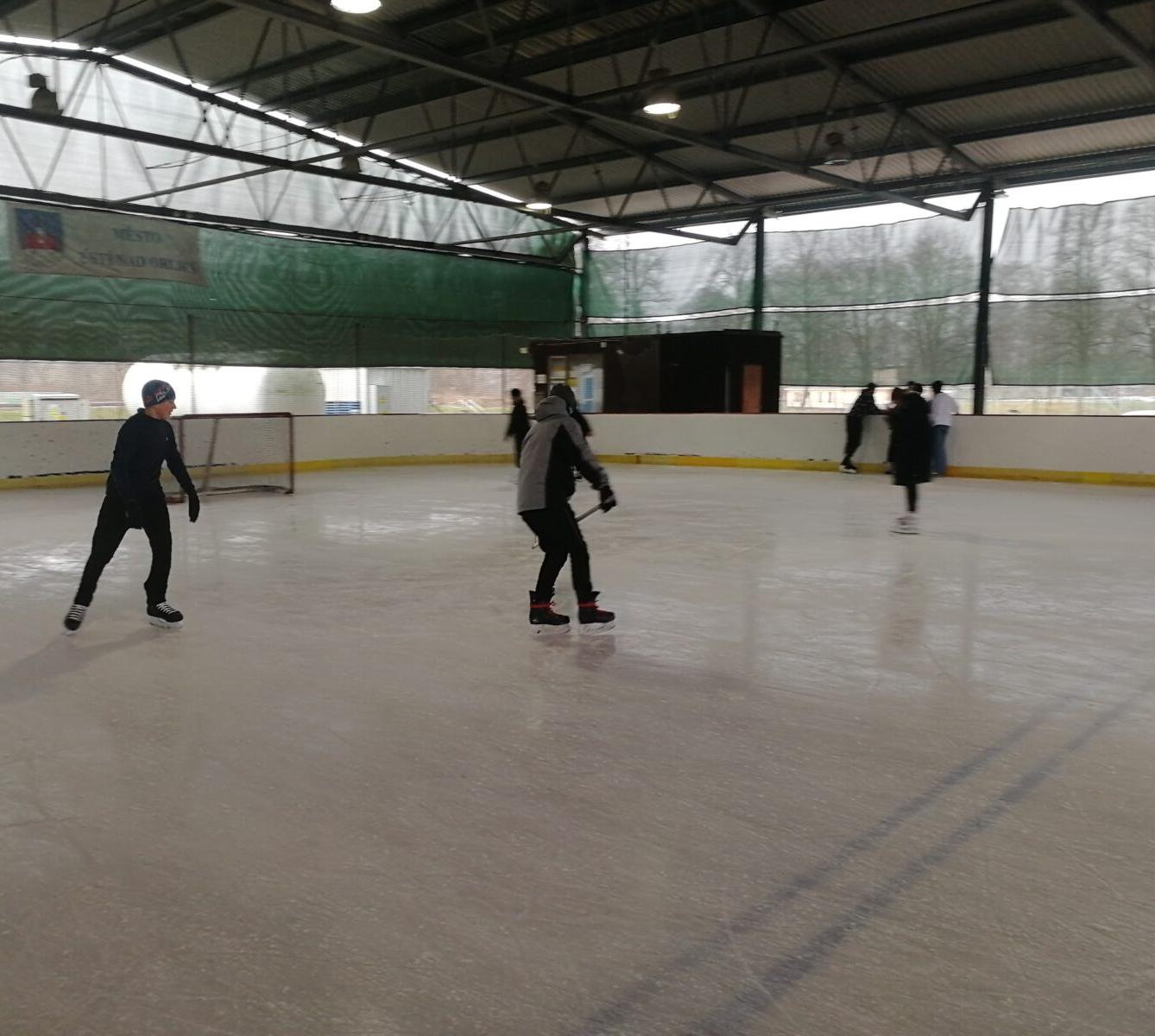 Osmáci a deváťáci na ledě - 31.1. - 4