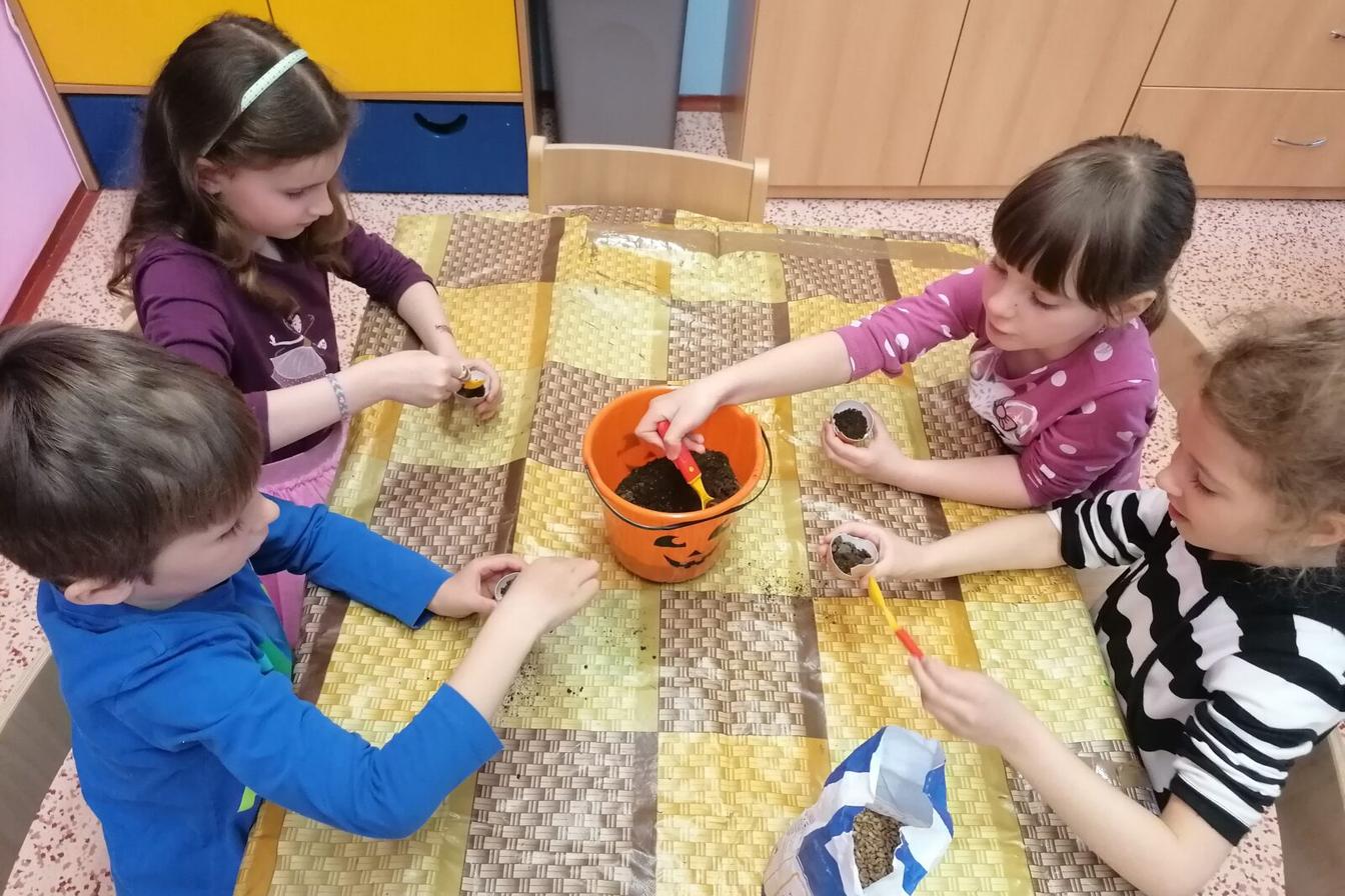 Tvořeníčko, tvoření: "malované vajíčko"