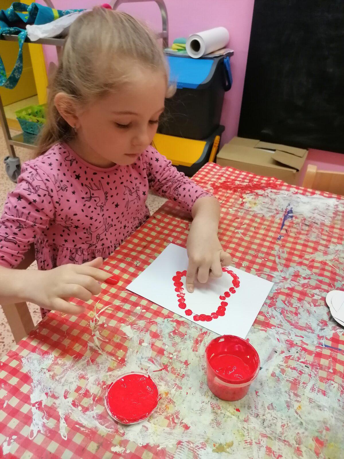 výroba přáníček pro maminky :-) - 1