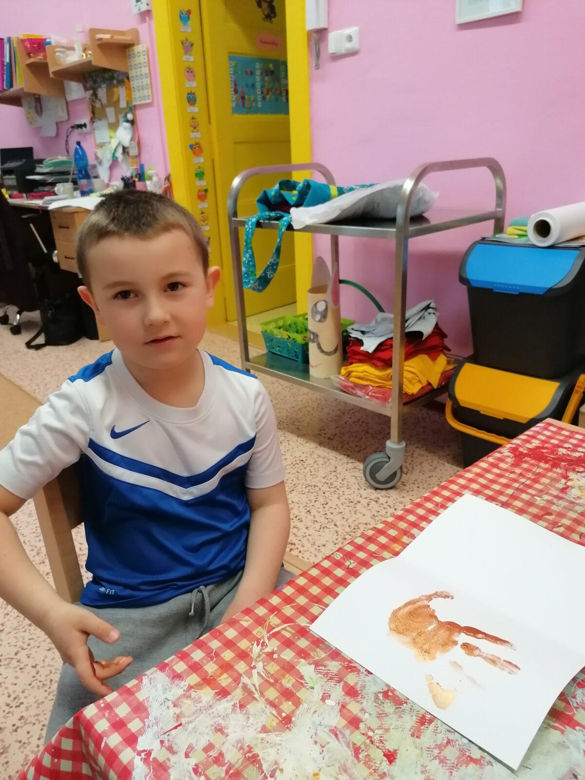 výroba přáníček pro maminky :-) - 35