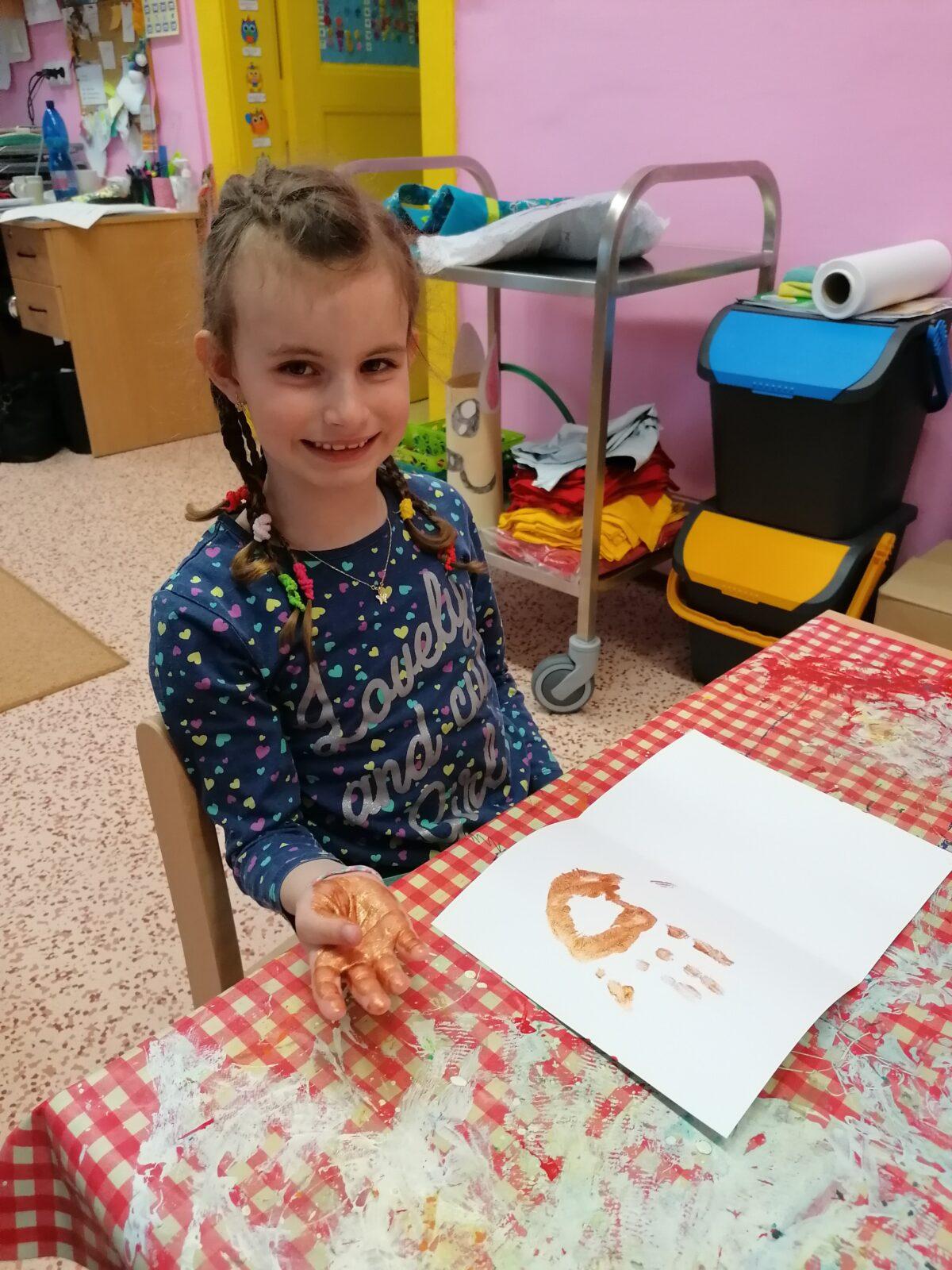 výroba přáníček pro maminky :-) - 36