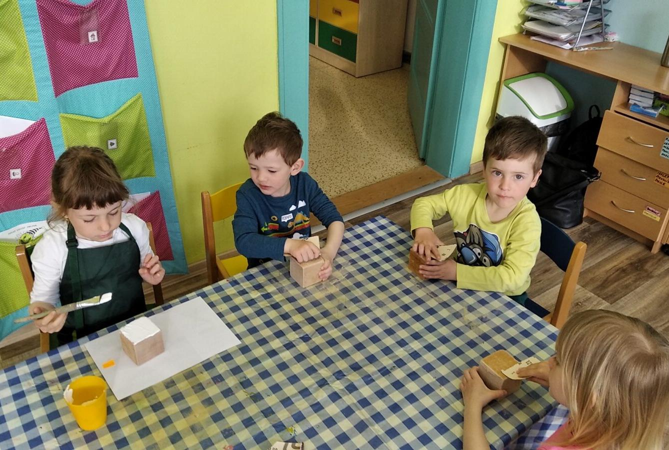 broučci:přípravy na den matek - 2