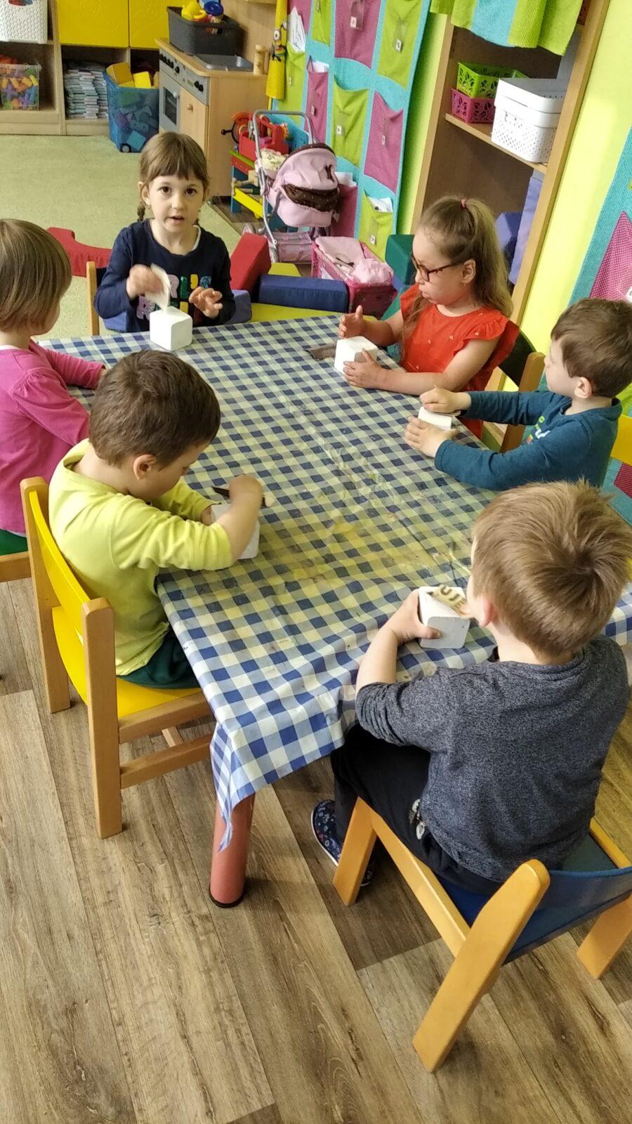 broučci:přípravy na den matek - 6