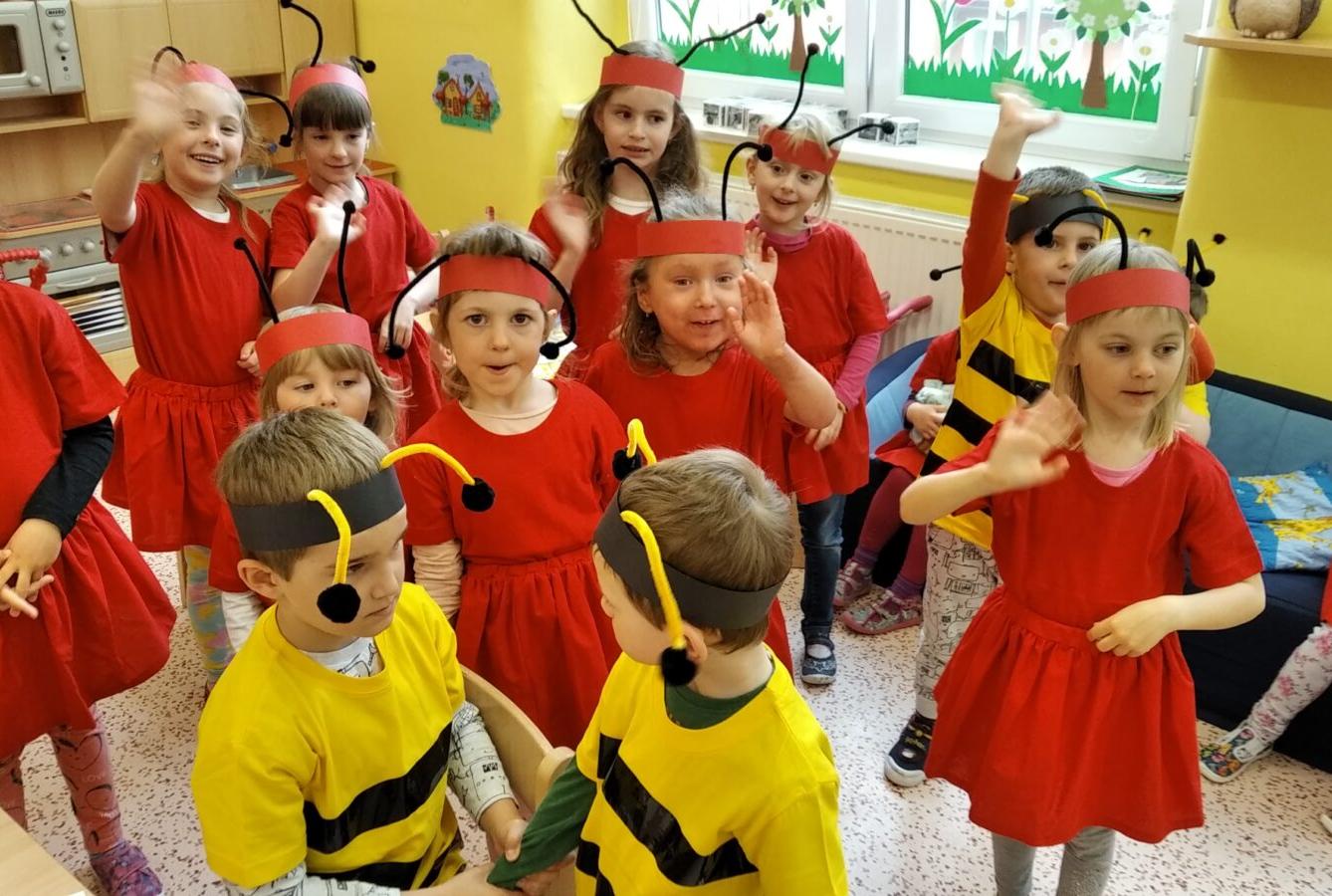 broučci:přípravy na den matek - 17