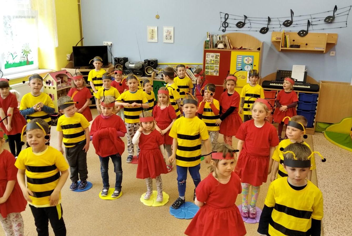 broučci:přípravy na den matek - 19