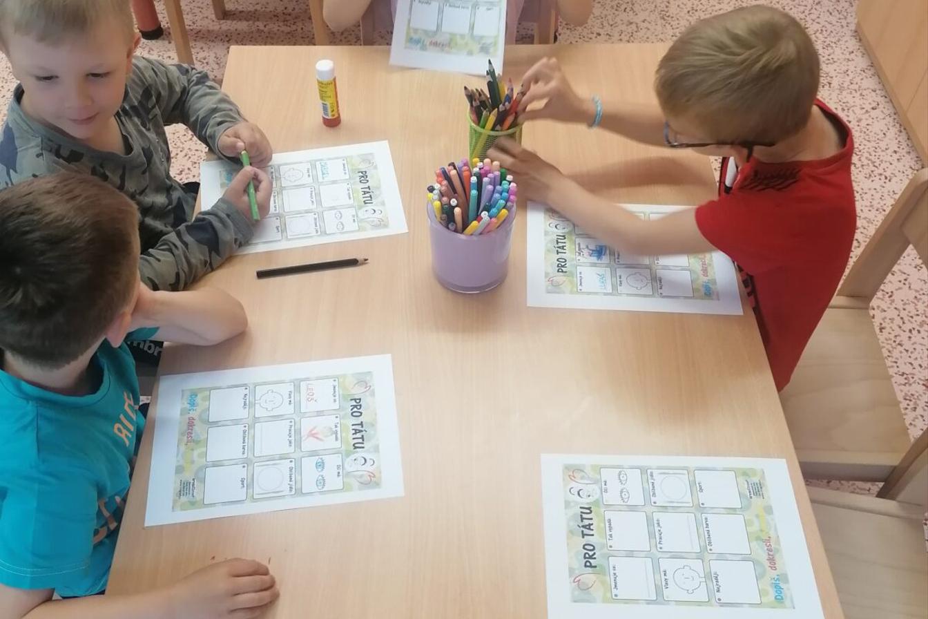 Výroba dárečků pro tatínky II. :-)