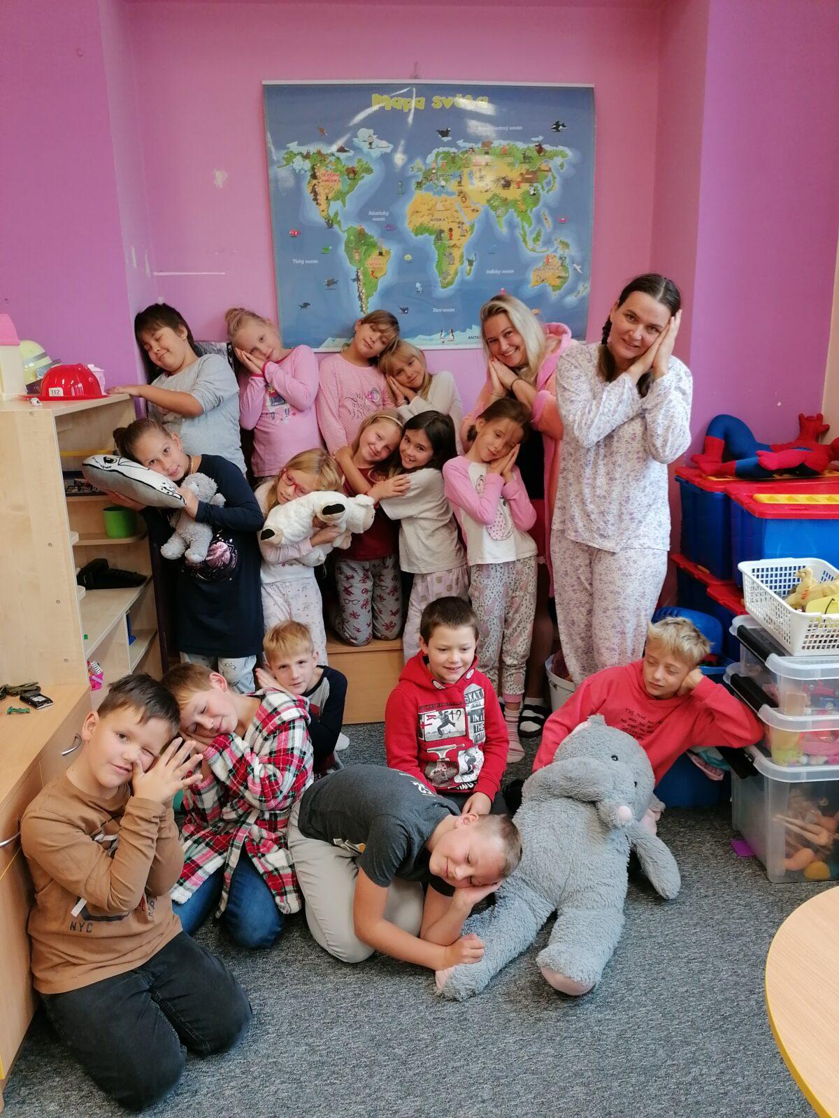 Barevný týden - pyžamový pátek - 8