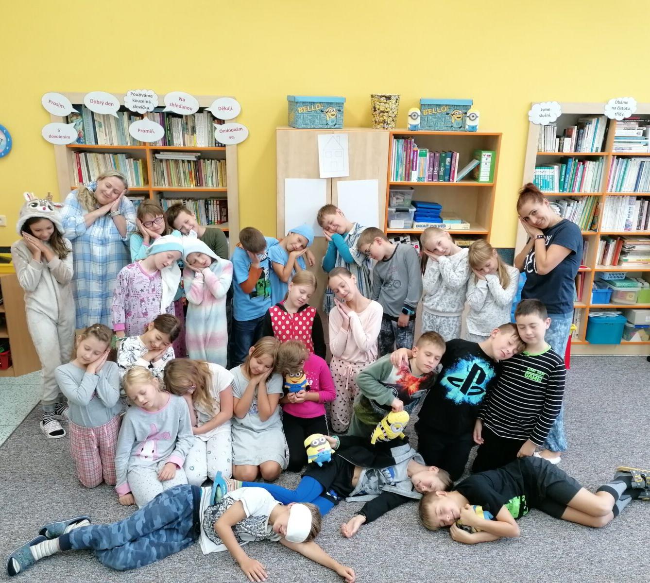 Barevný týden - pyžamový pátek - 9