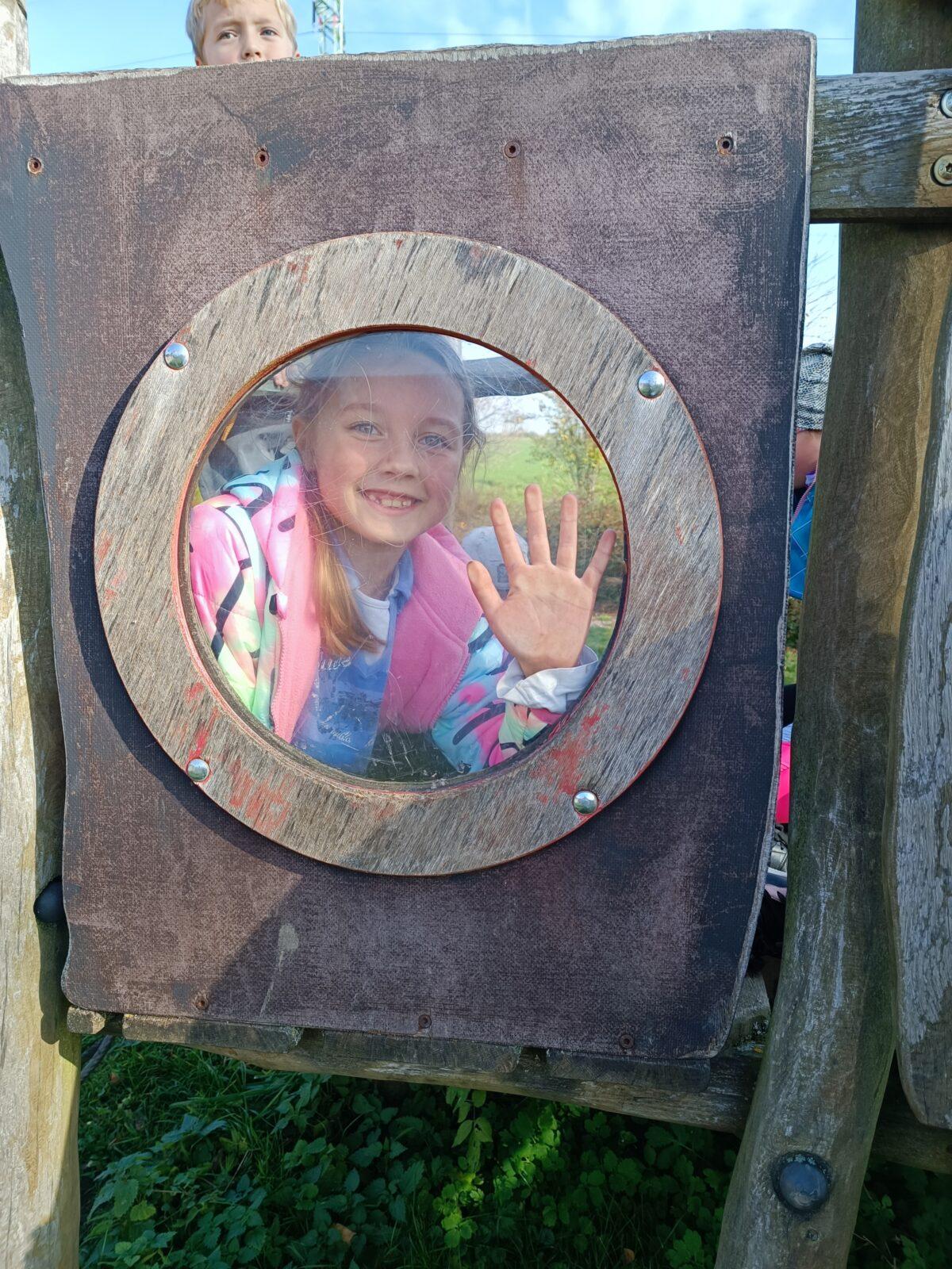 TLAPKY - říjen - 85