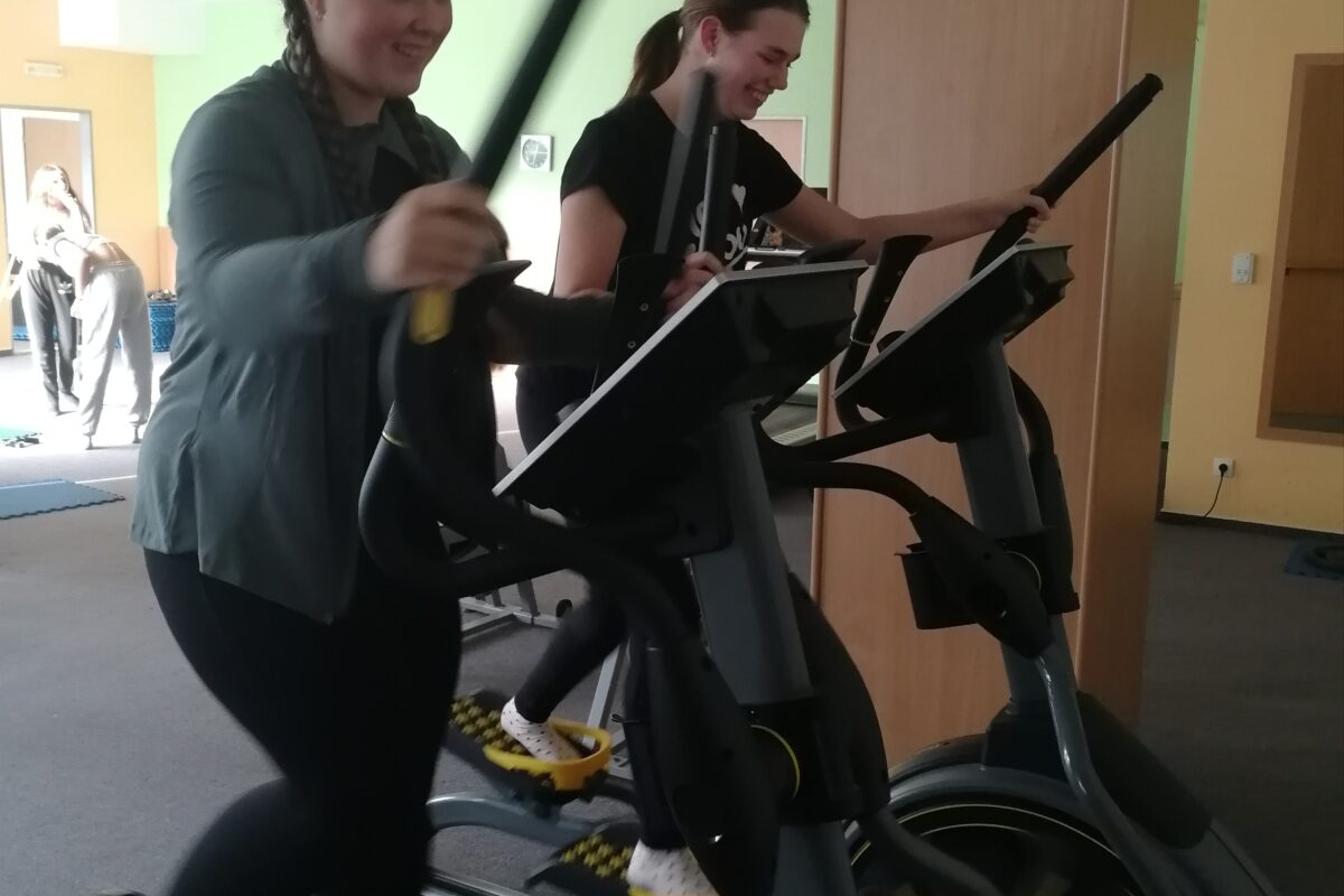 Návštěva posilovny - dívky z 8. a 9. tříd