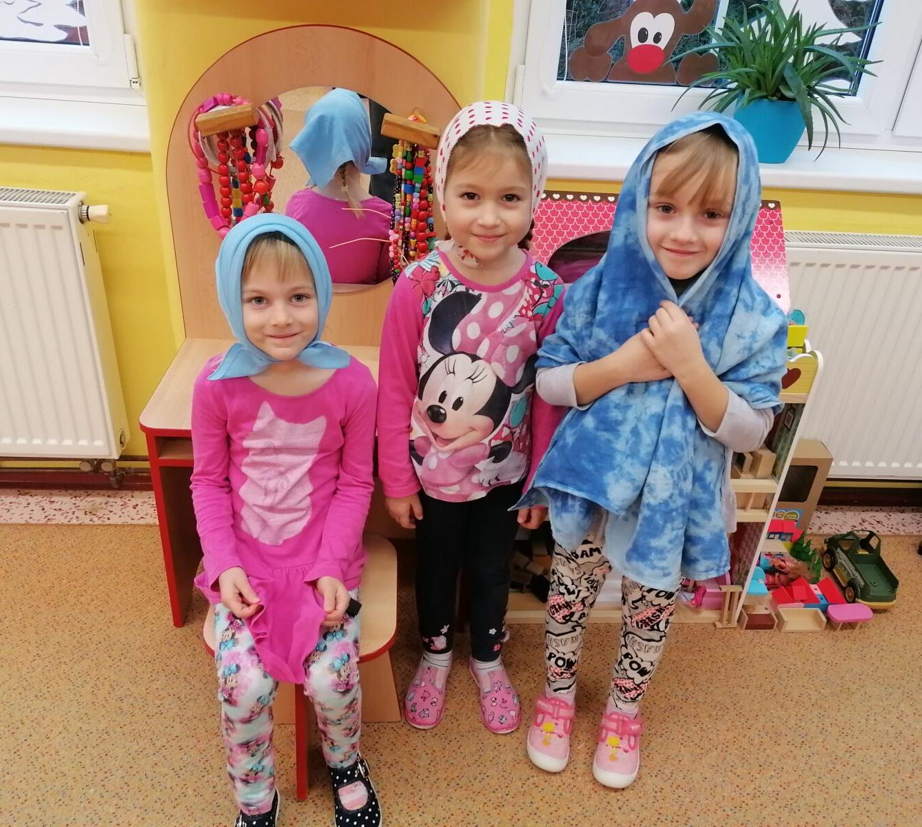 Sovičky hrají pohádku: "O DVANÁCTI MĚSÍČKÁCH" :-) - 12