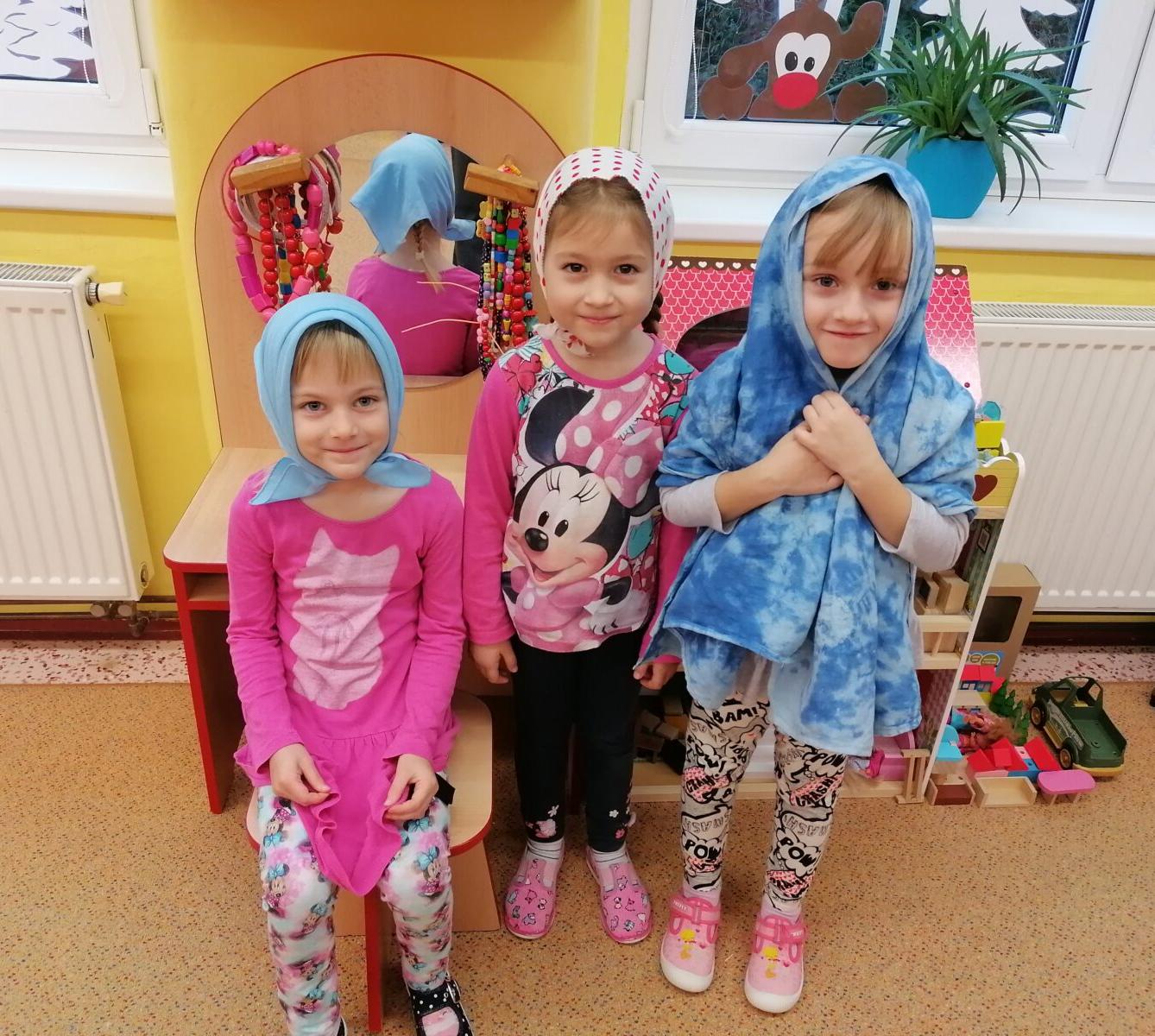 Sovičky hrají pohádku: "O DVANÁCTI MĚSÍČKÁCH" :-) - 14