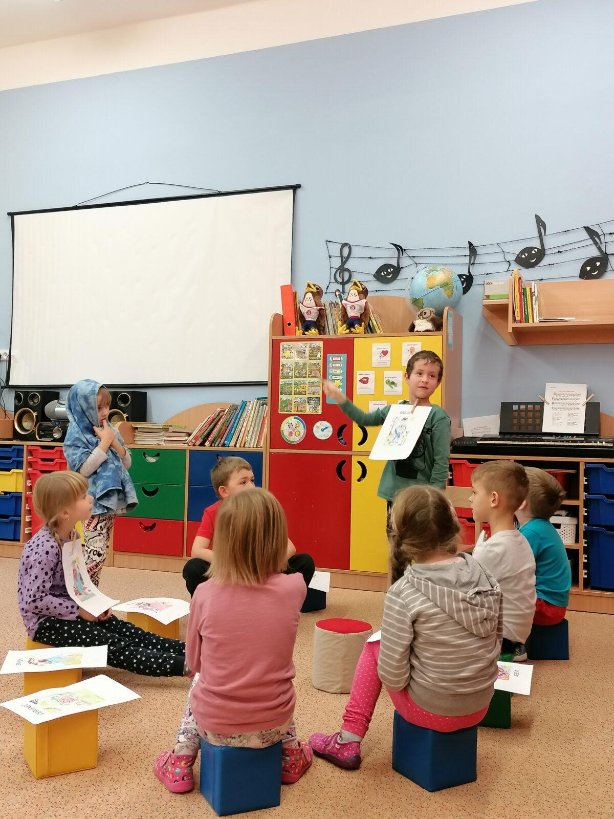 Sovičky hrají pohádku: "O DVANÁCTI MĚSÍČKÁCH" :-) - 17