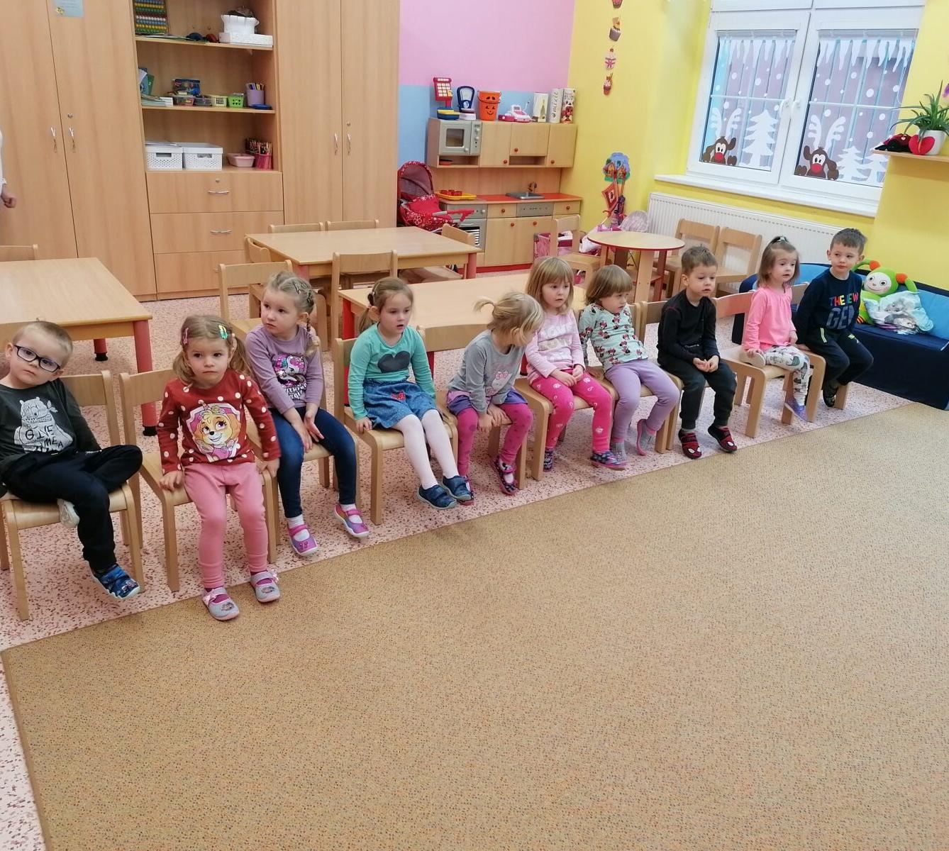 Sovičky hrají pohádku: "O DVANÁCTI MĚSÍČKÁCH" :-) - 20