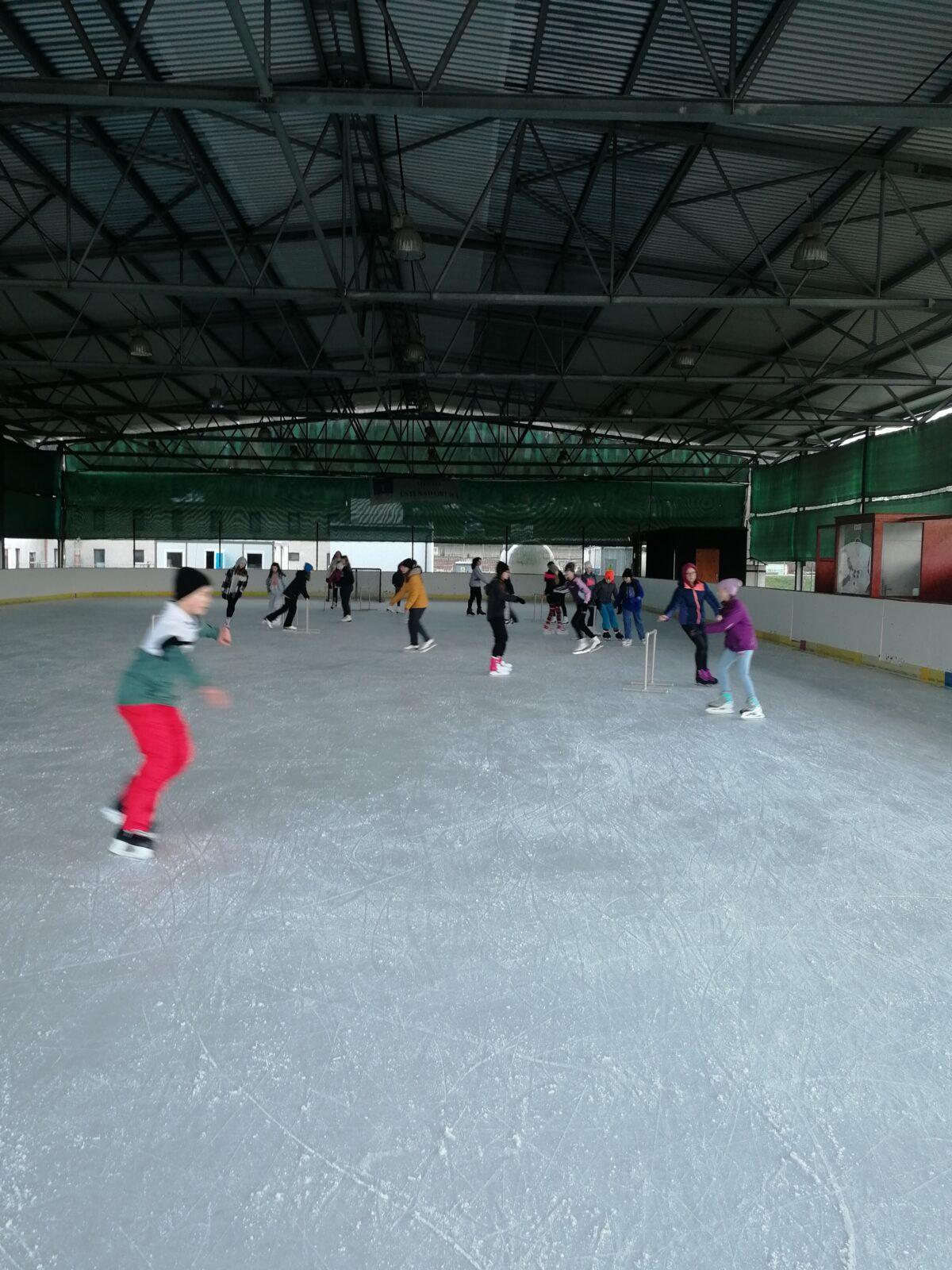 Bruslení dívky z 6. a 7. tříd - 6