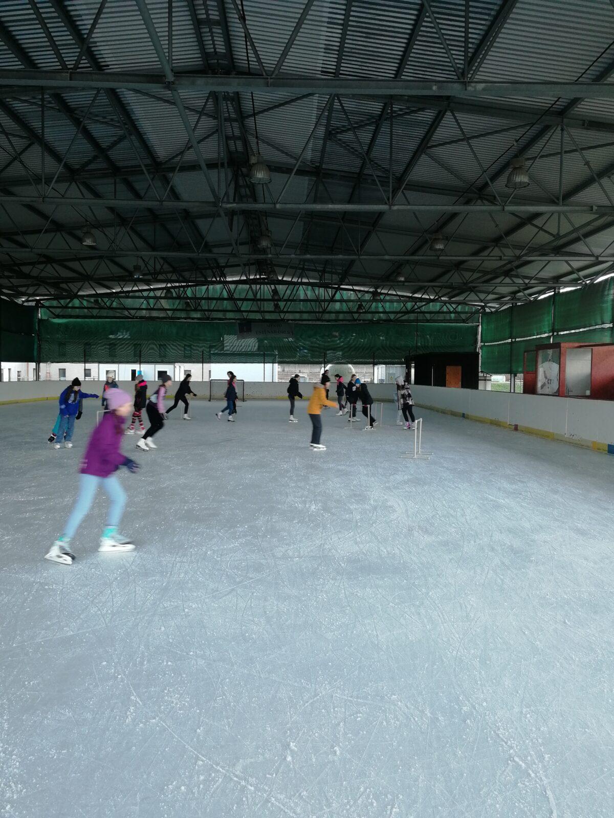 Bruslení dívky z 6. a 7. tříd - 7