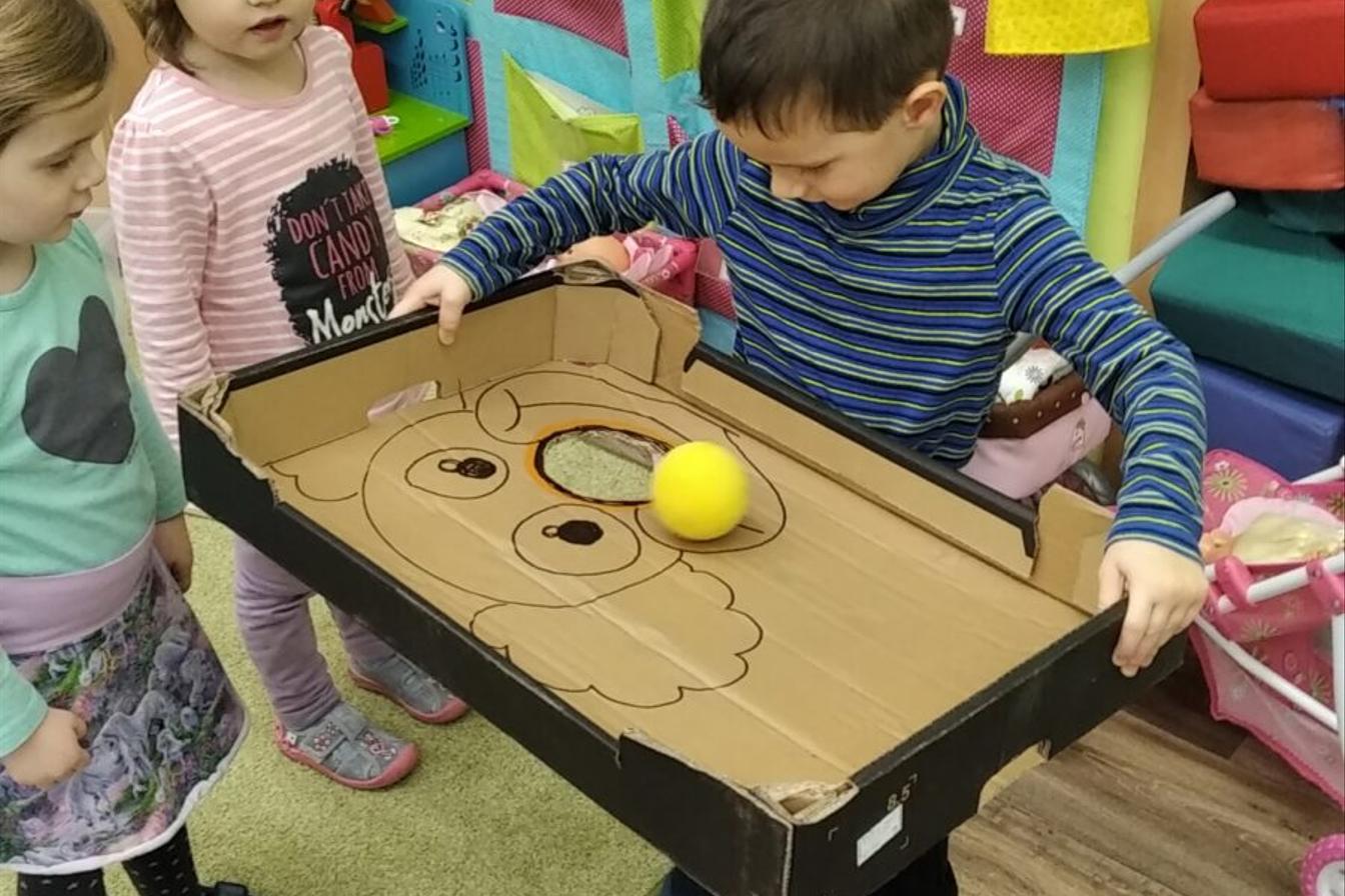 broučci: přípravy na karneval