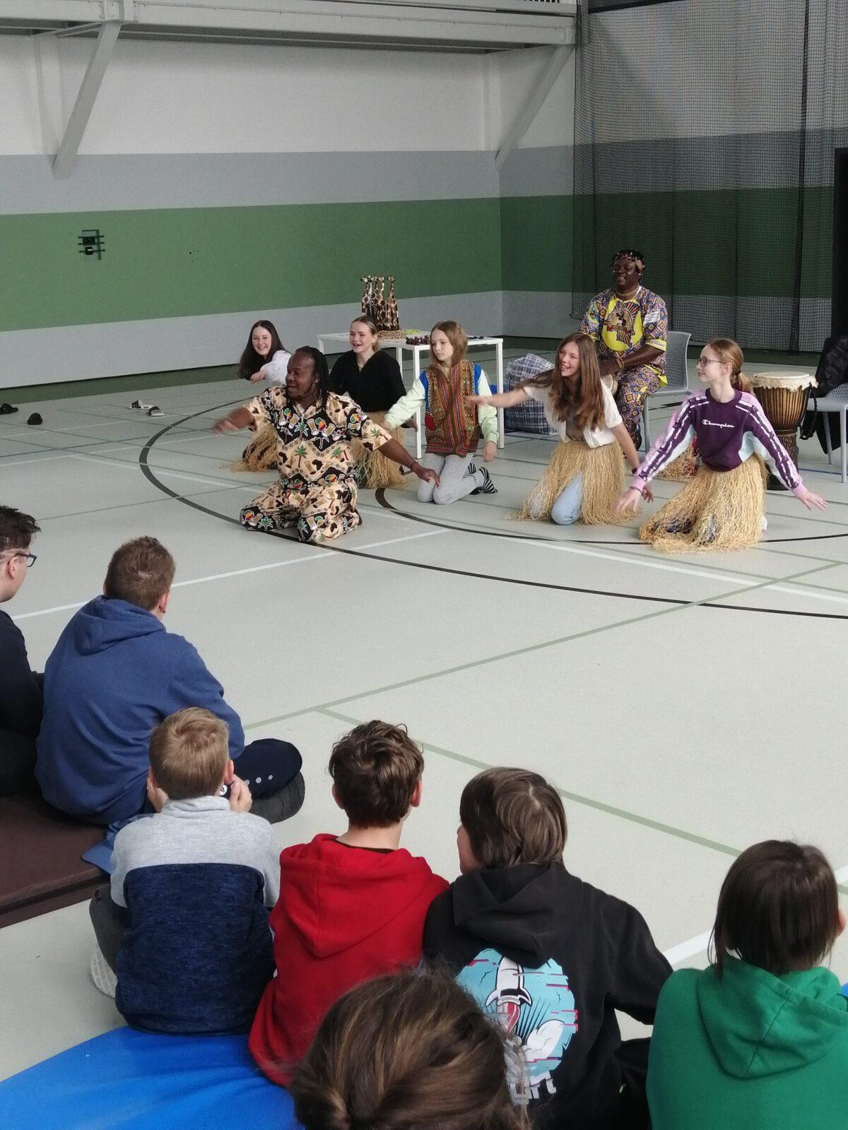 Návštěva hudební skupiny Emongo z Konga - 7