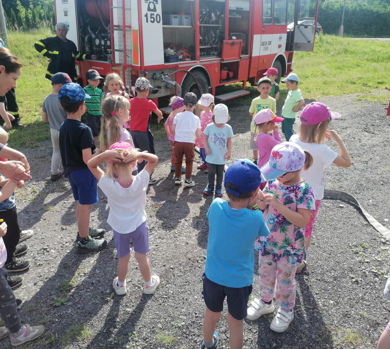Hasiči v MŠ :-) - 23