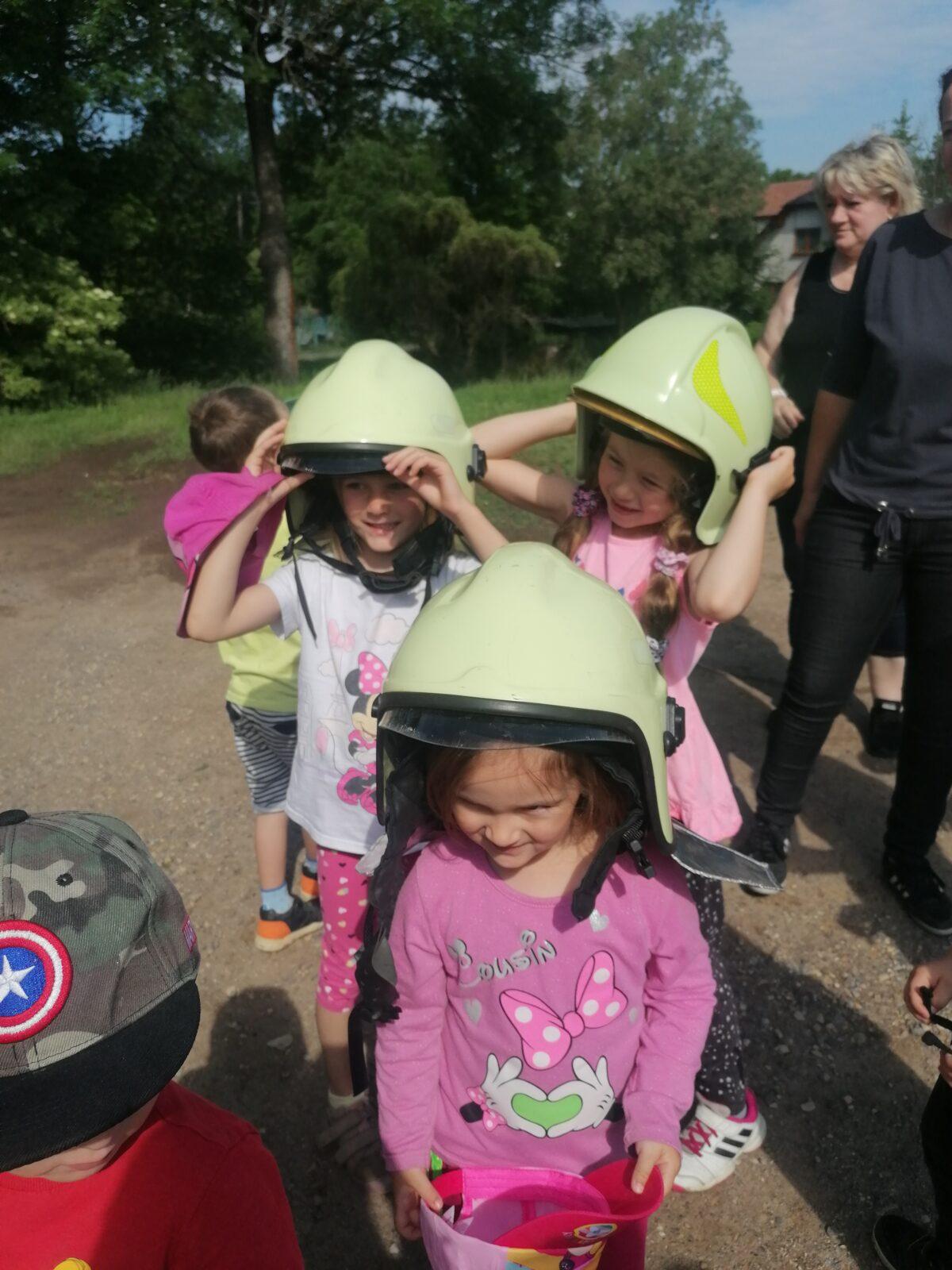 Hasiči v MŠ :-) - 38