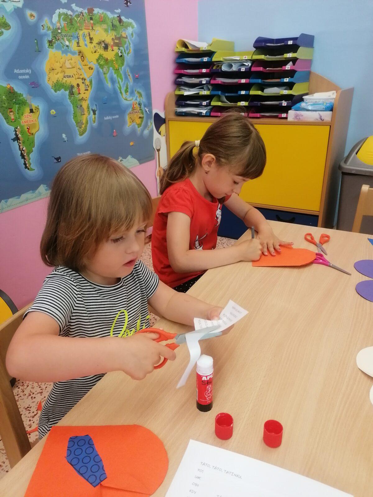 Vyrábíme dárečky pro tatínky :-) - 13